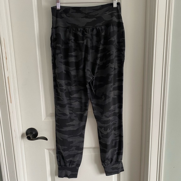 Athleta Black Camo Joggers - Picture 4 of 7